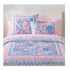 Lilly Pulitzer Pottery barn bedding and sheets.